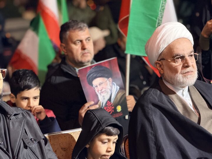 تصاویر/ تجمع مردمی میدان‌داران سنندج در حمایت از ایران اسلامی با حضور نماینده ولی فقیه در کردستان