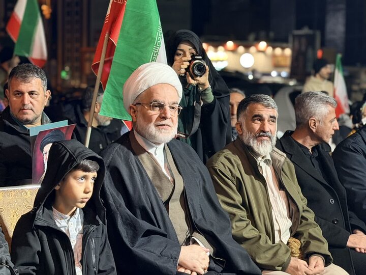 تصاویر/ تجمع مردمی میدان‌داران سنندج در حمایت از ایران اسلامی با حضور نماینده ولی فقیه در کردستان