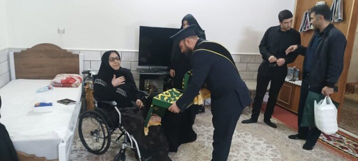 دیدار نوروزی خادمان حرم بانوی کرامت با خانواده شهدای جنگ تحمیلی رمضان