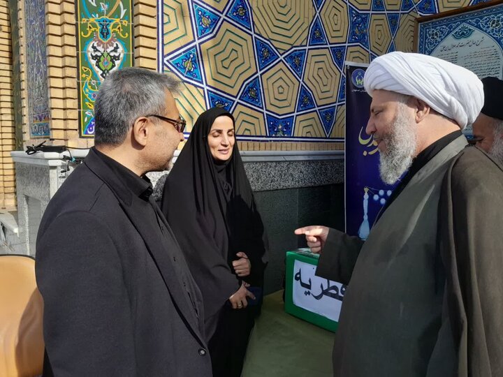 تصاویر/ تجدید میثاق امام جمعه آران وبیدگل با شهدا در سال جدید