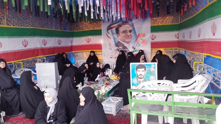 تصاویر/ تجدید میثاق امام جمعه آران وبیدگل با شهدا در سال جدید