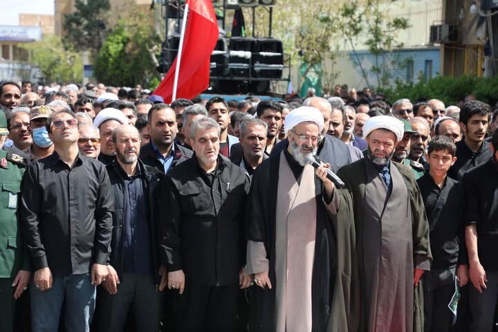 تصاویر/ تشییع پیکر پاک ۵ شهید جنگ رمضان در سمنان