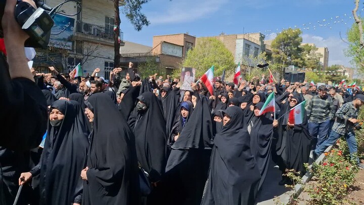 تصاویر/ تشییع پیکر پاک ۵ شهید جنگ رمضان در سمنان