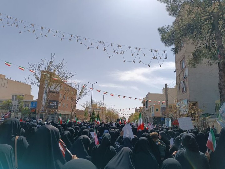 تصاویر/ تشییع پیکر پاک ۵ شهید جنگ رمضان در سمنان