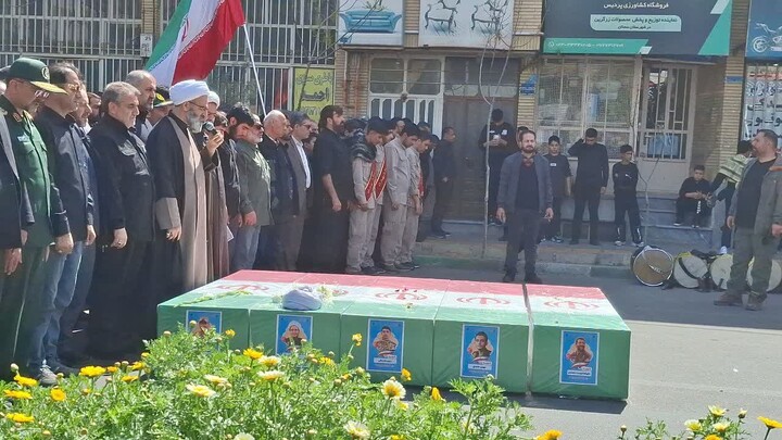 تصاویر/ تشییع پیکر پاک ۵ شهید جنگ رمضان در سمنان