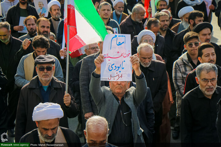 Photos/Témoignage d’unité et de douleur : Funérailles nationales du Dr. Ali Larijani et de son fils à Qom