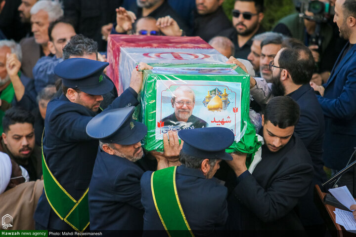 Photos/Témoignage d’unité et de douleur : Funérailles nationales du Dr. Ali Larijani et de son fils à Qom