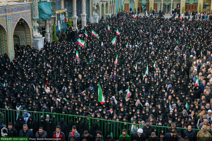 Photos/Témoignage d’unité et de douleur : Funérailles nationales du Dr. Ali Larijani et de son fils à Qom