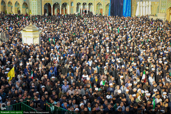 Photos/Témoignage d’unité et de douleur : Funérailles nationales du Dr. Ali Larijani et de son fils à Qom