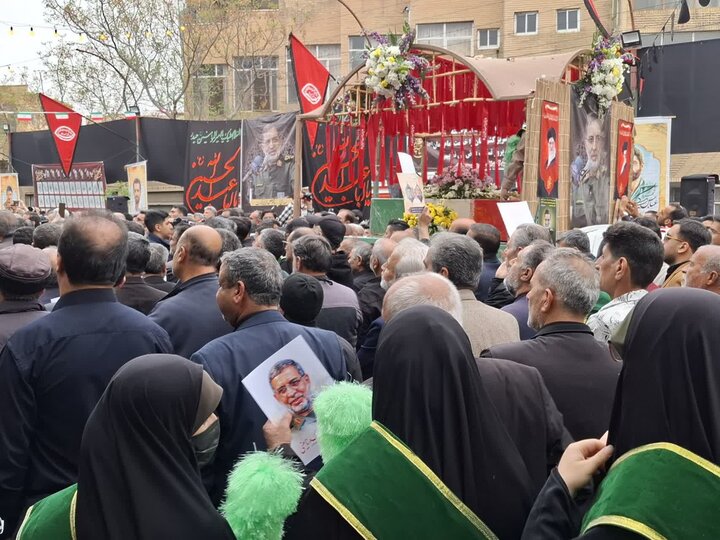 تصاویر/ مراسم تشییع با شکوه سرلشکر شهید دکتر علی‌محمد نائینی درکاشان