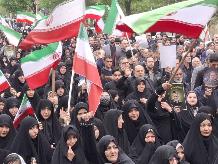 تصاویر/ مراسم تشییع با شکوه سرلشکر شهید دکتر علی‌محمد نائینی درکاشان