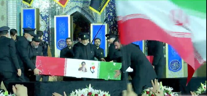 تصاویر/وداع با شهید حجت الاسلام والمسلمین  خطیب(ره) در حرم مطهر رضوی
