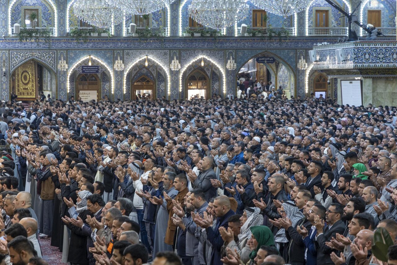 تصاویر/ برپایی نماز عید فطر در حرم حضرت اباالفضل العباس (علیه السلام)