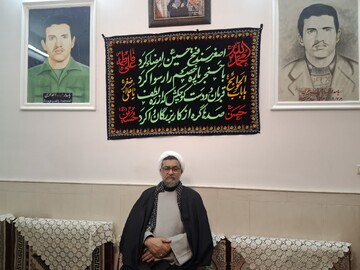 مسئولان و طلاب مدرسه علمیه امیرالمومنین آران  و بیدگل با خانواده روحانی شهید احمد خرمی دیدار کردند