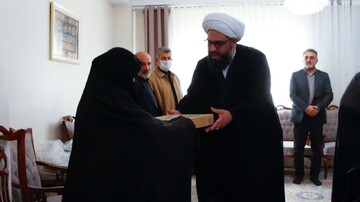 تصاویر/ حضور سرپرست حوزه علمیه خواهران استان البرز در منزل شهید جعفری