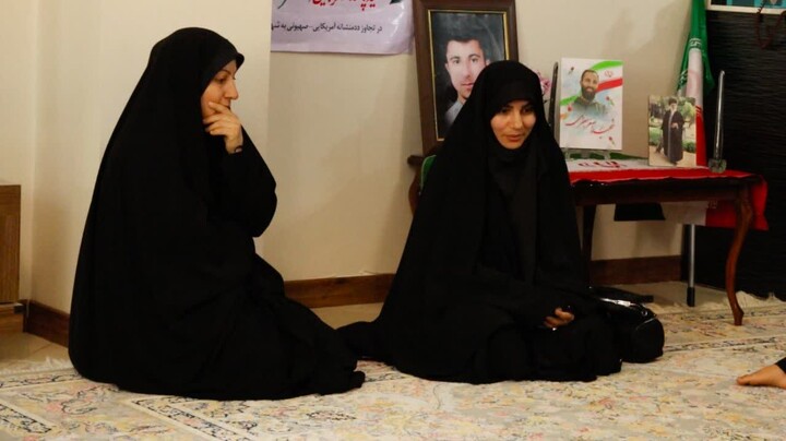 حضور سرپرست حوزه علمیه خواهران استان البرز در منزل شهید جعفری