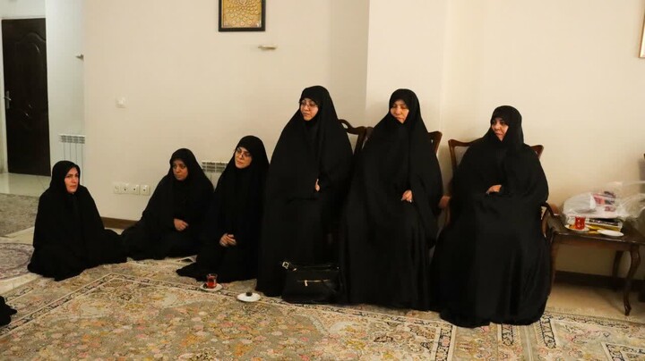 حضور سرپرست حوزه علمیه خواهران استان البرز در منزل شهید جعفری