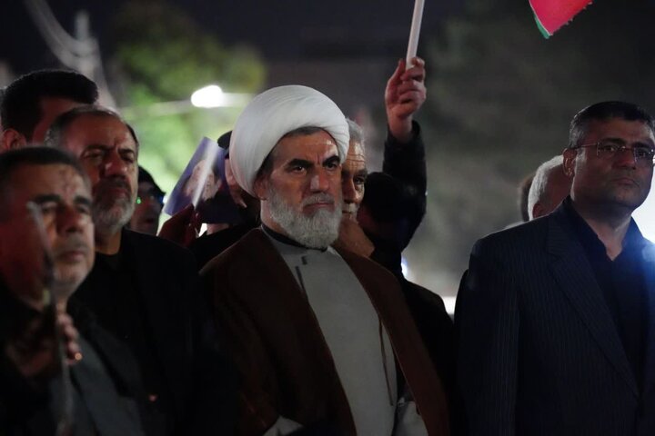تصاویر / اجتماع مردم شهرستان بویین زهرا با رهبری معظم انقلاب اسلامی ایران