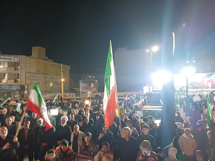 تصاویر/بیست و دومین شب حضور پرشور مردم ولایتمدار مامونیه در تجدید بیعت با آرمان‌های انقلاب