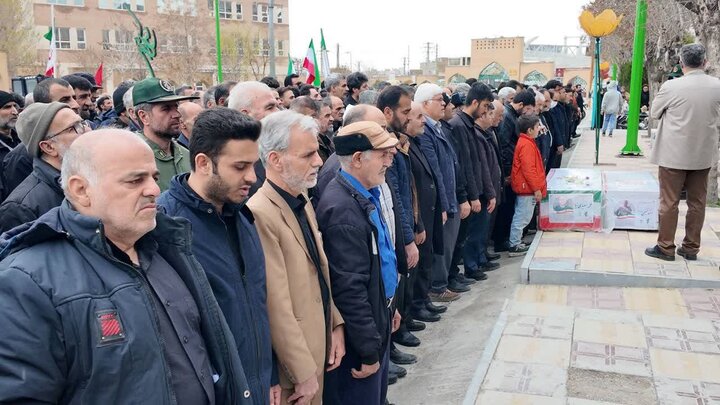 تصاویر/بدرقه جانسوز با پیکر مطهر شهدای وطن در گلزار شهدای اراک