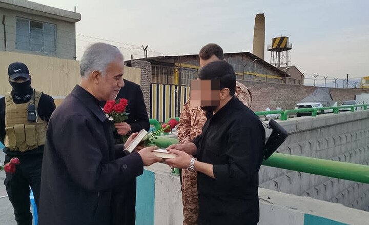 تصاویر/ قدردانی اعضای جامعه قرآنی کشور از نیروهای مدافع امنیتی