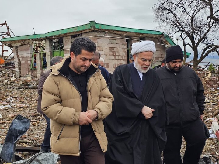 تصاویر/ بازدید نماینده ولی‌فقیه در کردستان از ساختمان تخریب شده صدا وسیمای این استان