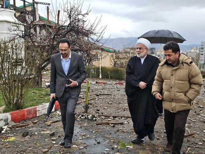 تصاویر/ بازدید نماینده ولی‌فقیه در کردستان از ساختمان تخریب شده صدا وسیمای این استان