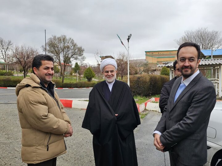 تصاویر/ بازدید نماینده ولی‌فقیه در کردستان از ساختمان تخریب شده صدا وسیمای این استان