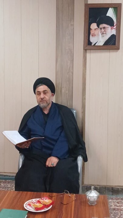 تصاویر/ دیدار اساتید مدرسه علمیه امیرالمؤمنین(ع) آران و بیدگل با امام جمعه نوش آباد