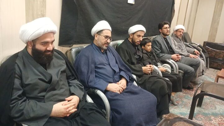 تصاویر/ دیدار اساتید مدرسه علمیه امیرالمؤمنین(ع) آران و بیدگل با امام جمعه نوش آباد