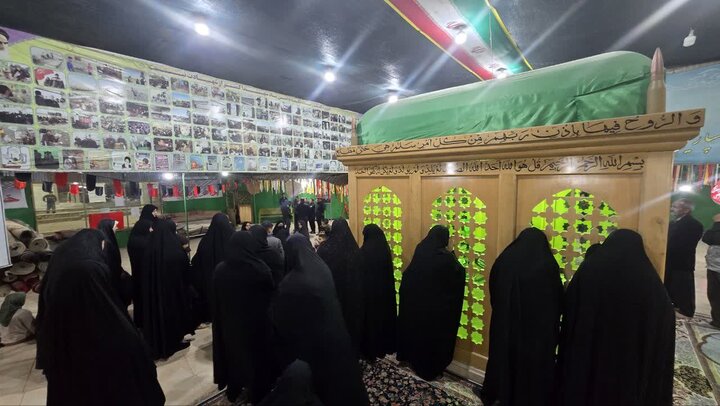 تصاویر/ وداع عاشقانه با پیکر پاک بسیجی شهید سیدحسین سیدیان