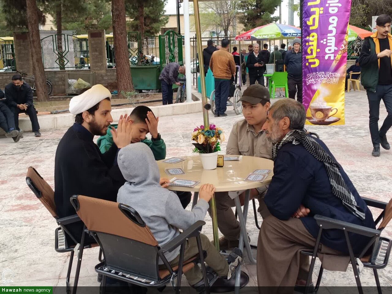 کلیپ| کافه رستوران قرآنی طلاب کرمانی