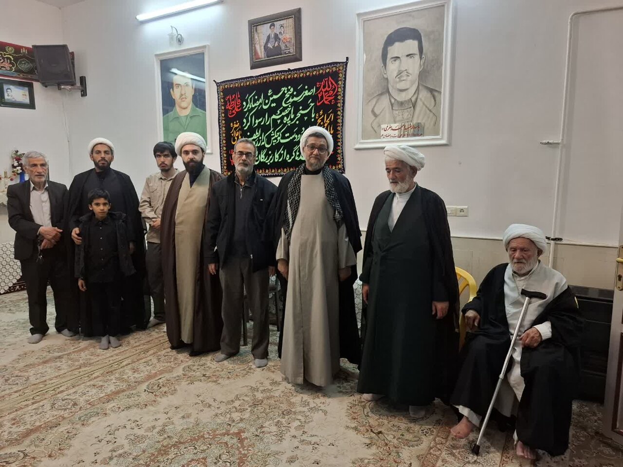 مسئولان و طلاب مدرسه علمیه امیرالمومنین آران  و بیدگل با خانواده روحانی شهید احمد خرمی دیدار کردند