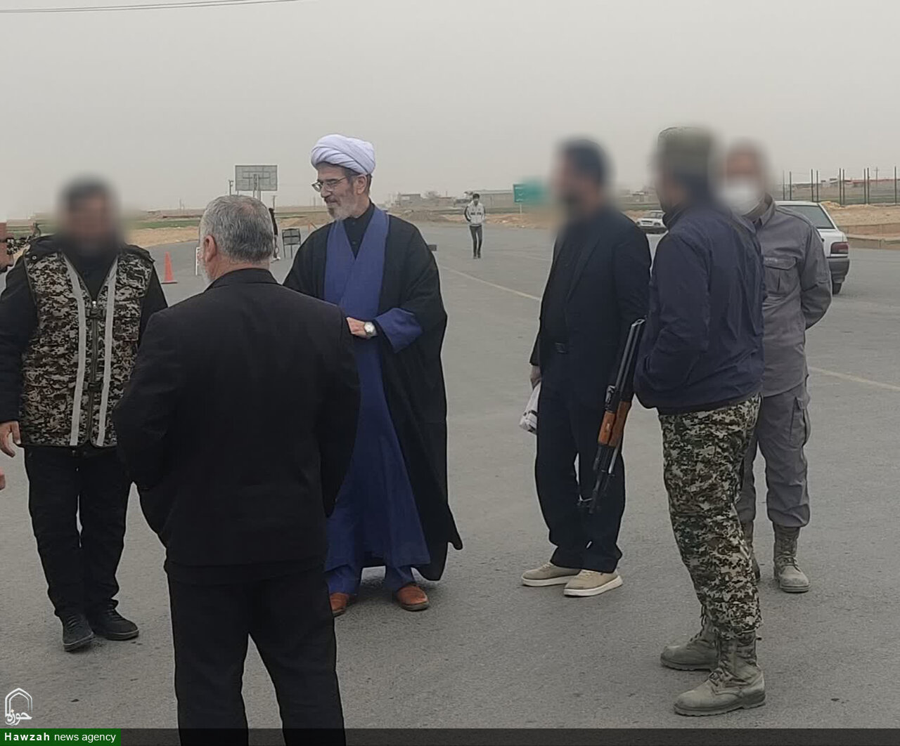 تقدیر امام جمعه قهاوند از بسیجیان حاضر در محل ایست و بازرسی+عکس