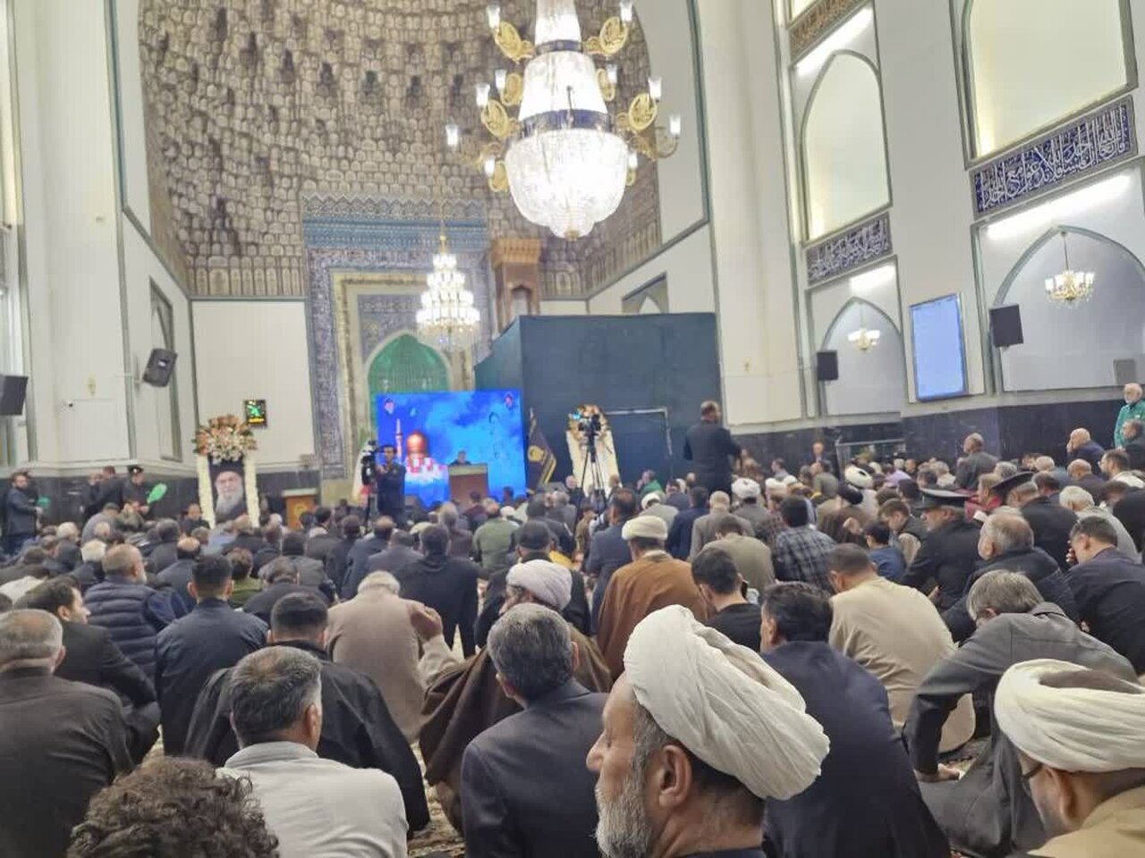 مراسم بزرگداشت شهدا در ایوان مقصوره مسجدگوهرشادحرم مطهررضوی