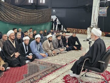 تصاویر/ نشست حجت‌الاسلام‌ والمسلمین پورذهبی با طلاب و روحانیون بخش دلبران شهرستان قروه