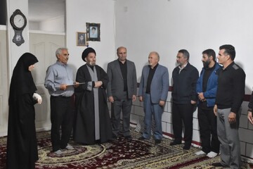 تصاویر/ دیدار نماینده ولی فقیه در لرستان با خانواده جمعی از شهدای جنگ رمضان در خرم آباد