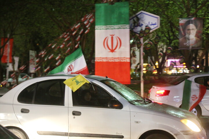 تصاویر/ کاروان خودرویی مردمی در شهر مقدس قم