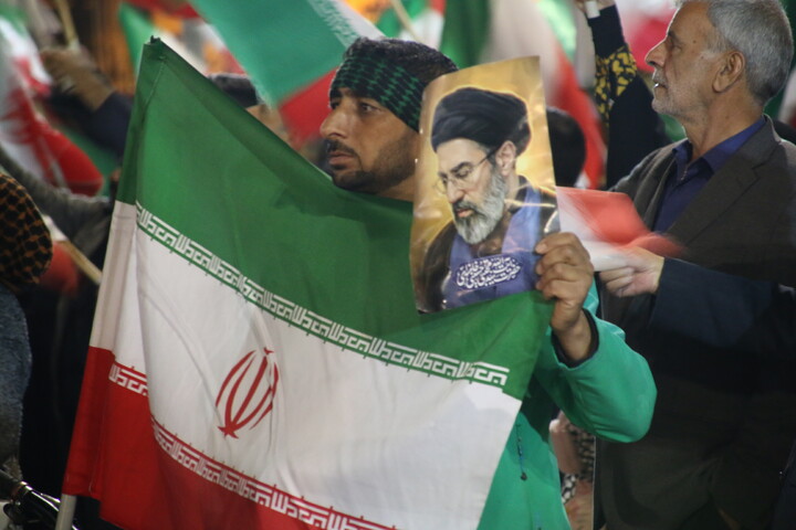 تصاویر/ اجتماع کرمانی ها در میدان آزادی 3 فروردین
