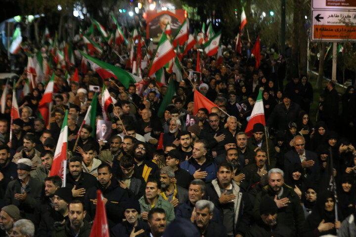 تصاویر/ وداع با پنج شهید خانواده نصرآزادانی از شهدای جنایات اخیر آمریکایی صهیونی در اصفهان