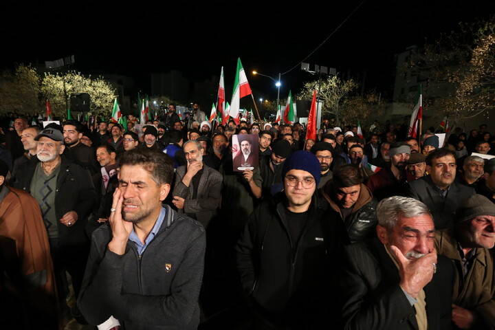 تصاویر/ وداع با پنج شهید خانواده نصرآزادانی از شهدای جنایات اخیر آمریکایی صهیونی در اصفهان