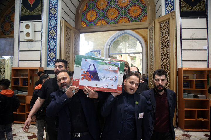 وداع با پیکر شهیده مرادی در حرم بانوی کرامت