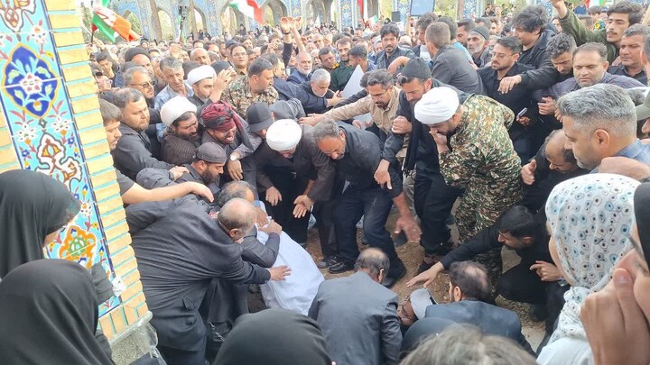 تصاویر/ مراسم تدفین پیکر شهید حجت‌الاسلام محمد قدرتی در دامغان