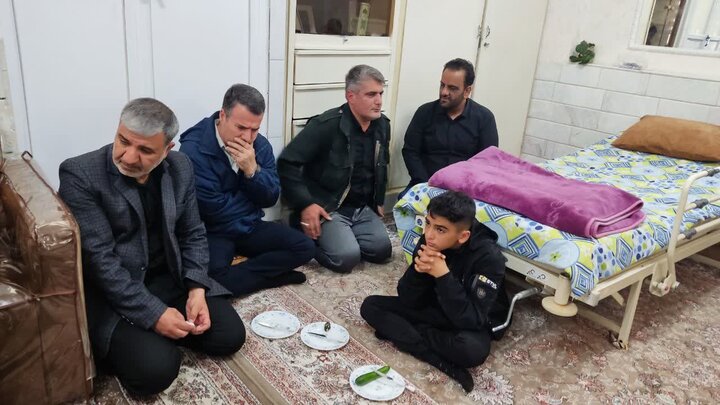 تصاویر/دیدار با خانواده شهدای جنگ رمضان در خمین
