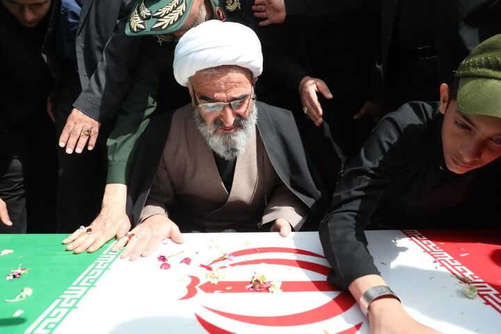 تصاویر/ تشییع پیکر شهید مهدی حامدی در مهدی‌شهر
