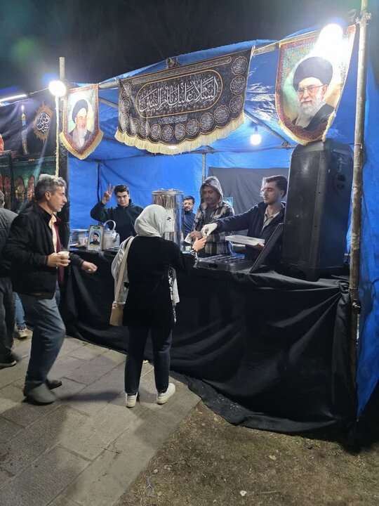 تصاویر/فعالیت طلاب مدرسه علمیه امام خمینی (ره)خمین در تکیه حضرت ام البنین