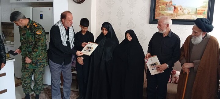 تصاویر / دیدار مدیر حوزه علمیه استان همدان با خانواده معظم شهدای جنگ رمضان
