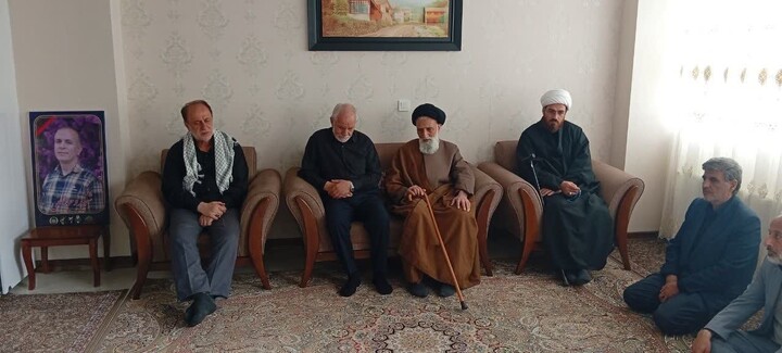 تصاویر / دیدار مدیر حوزه علمیه استان همدان با خانواده معظم شهدای جنگ رمضان
