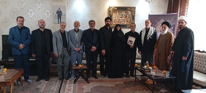 تصاویر / دیدار مدیر حوزه علمیه استان همدان با خانواده معظم شهدای جنگ رمضان
