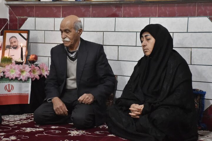 تصاویر/دیدار نماینده ولی فقیه در لرستان با خانواده جمعی از شهدای جنگ رمضان در خرم آباد